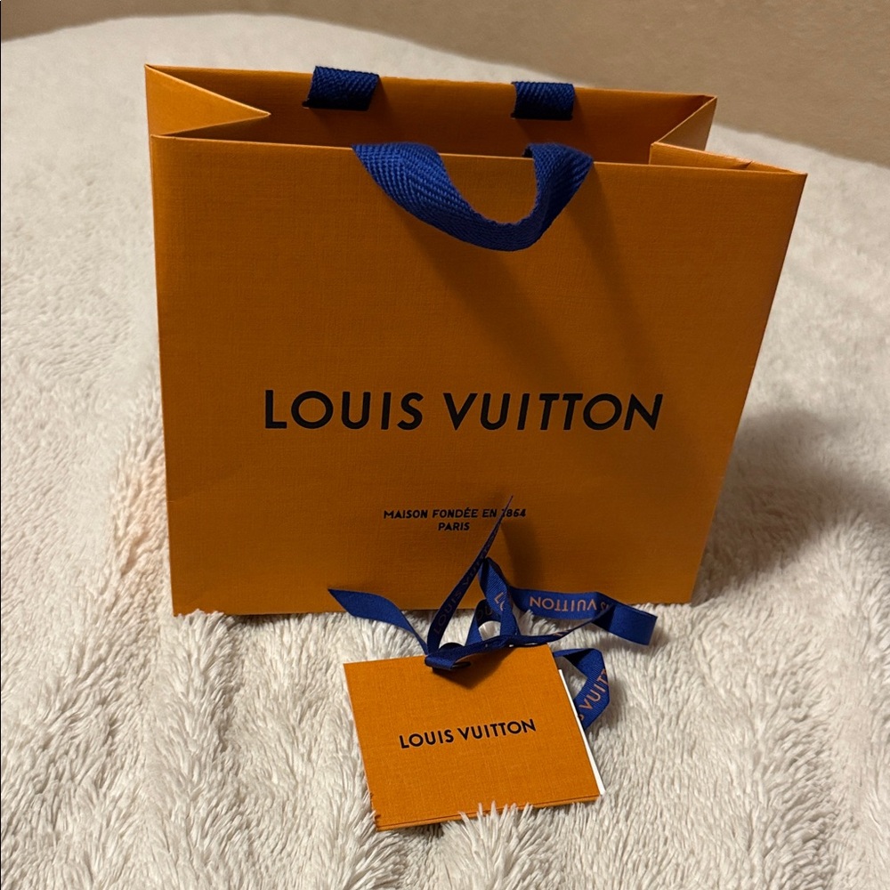 Louis Vuitton Paper Bag with card case